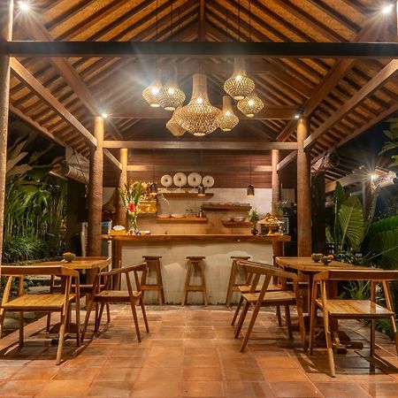 Mahadana Ubud Esterno foto